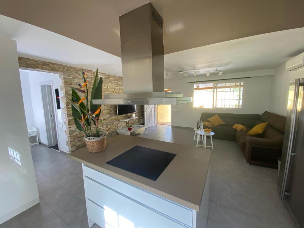 Sunny Carmelito Deluxe Apartment Mogan Bagian luar foto