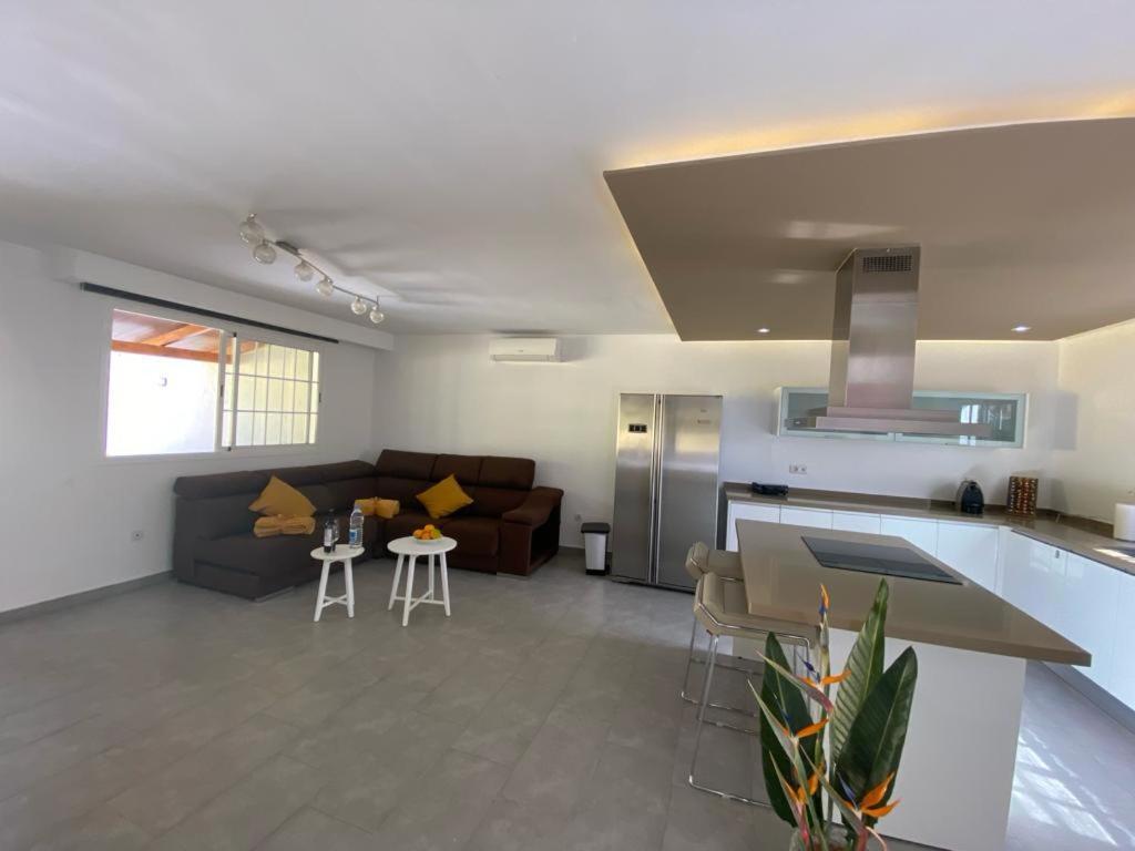 Sunny Carmelito Deluxe Apartment Mogan Bagian luar foto