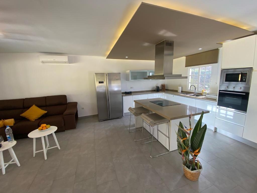 Sunny Carmelito Deluxe Apartment Mogan Bagian luar foto