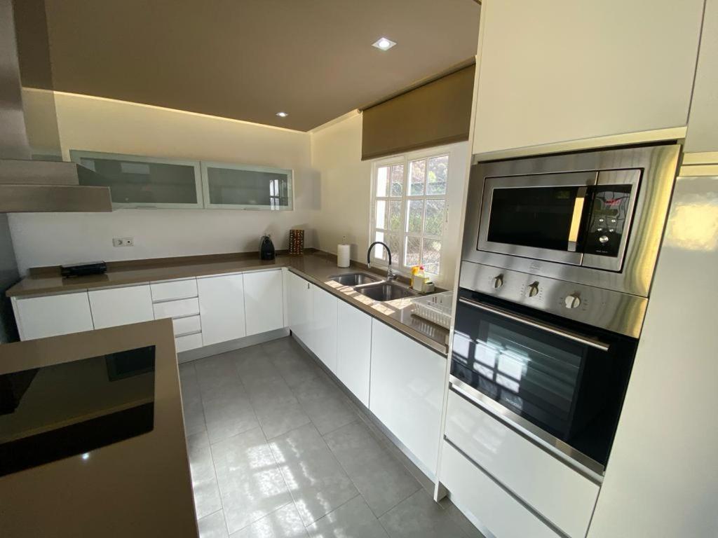 Sunny Carmelito Deluxe Apartment Mogan Bagian luar foto